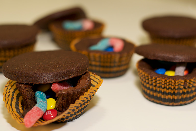 halloween-surprise-cauldron-cookies